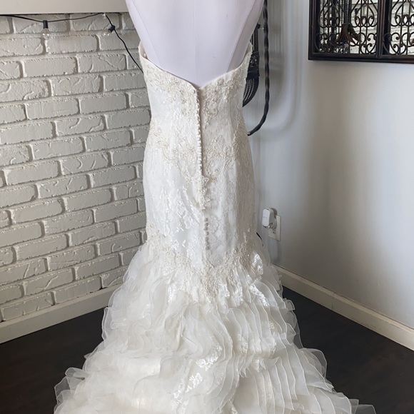 CASABLANCA BRIDAL STYLE 2096 GRACEFUL WHISPERS LACE RUFFLES 10 NEW NO TAGS - Picture 7 of 14